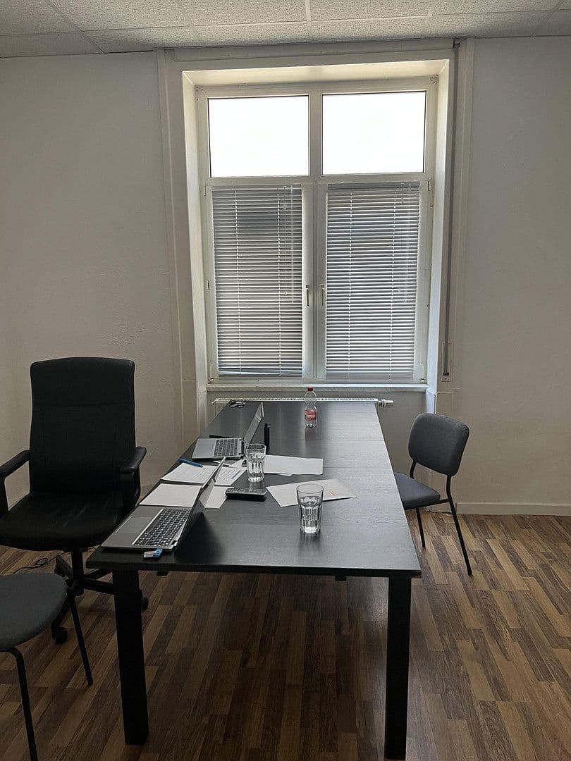 Pronájem kanceláře 80 m², Bergstraße 22, Pirmasens, Porýní-Falc Pronájem kanceláře 80 m², Bergstraße 22, Pirmasens, Porýní-Falc