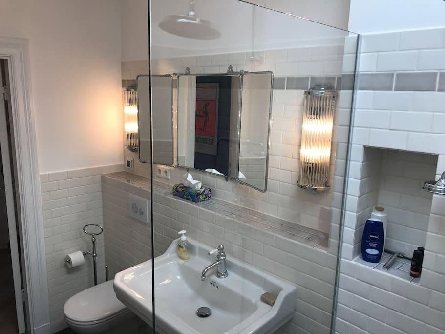 Prodej bytu 1+1 54 m², Werderstraße 58, Hamburg, Hamburg Prodej bytu 1+1 54 m², Werderstraße 58, Hamburg, Hamburg