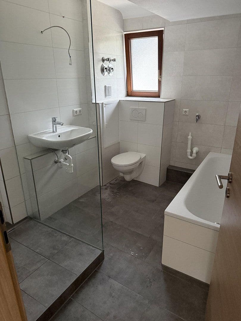 Pronájem bytu 4+1 70 m², König-Karl-Straße 65, Bad Wildbad, Bádensko-Württembersko Pronájem bytu 4+1 70 m², König-Karl-Straße 65, Bad Wildbad, Bádensko-Württembersko