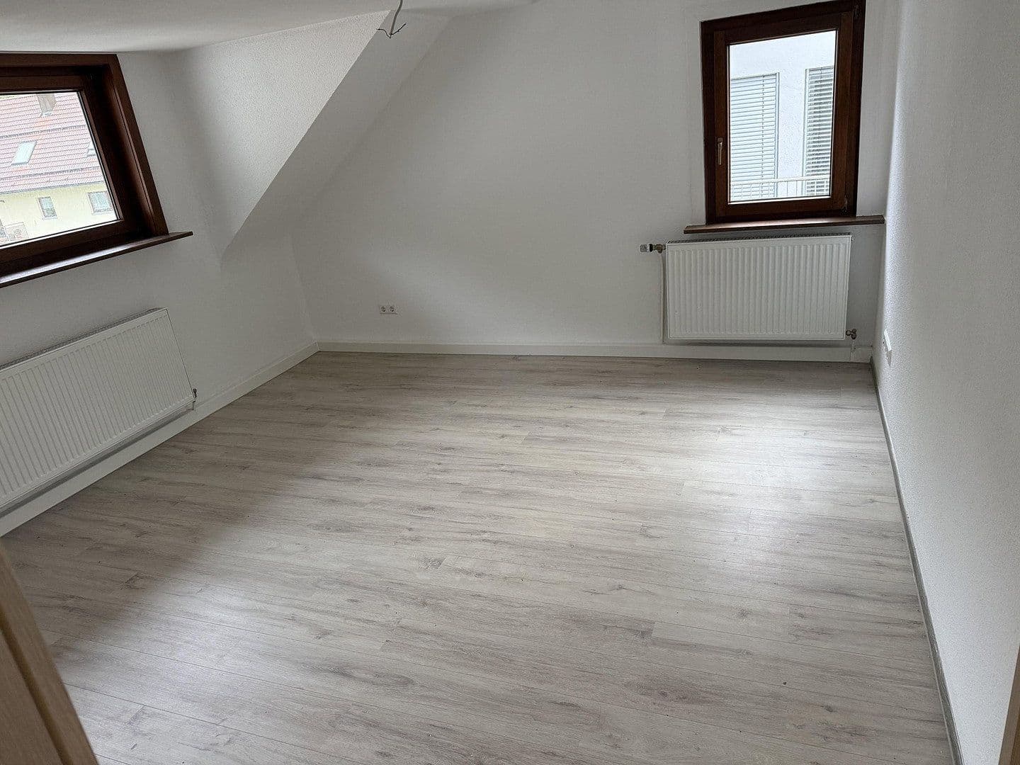 Pronájem bytu 4+1 70 m², König-Karl-Straße 65, Bad Wildbad, Bádensko-Württembersko Pronájem bytu 4+1 70 m², König-Karl-Straße 65, Bad Wildbad, Bádensko-Württembersko