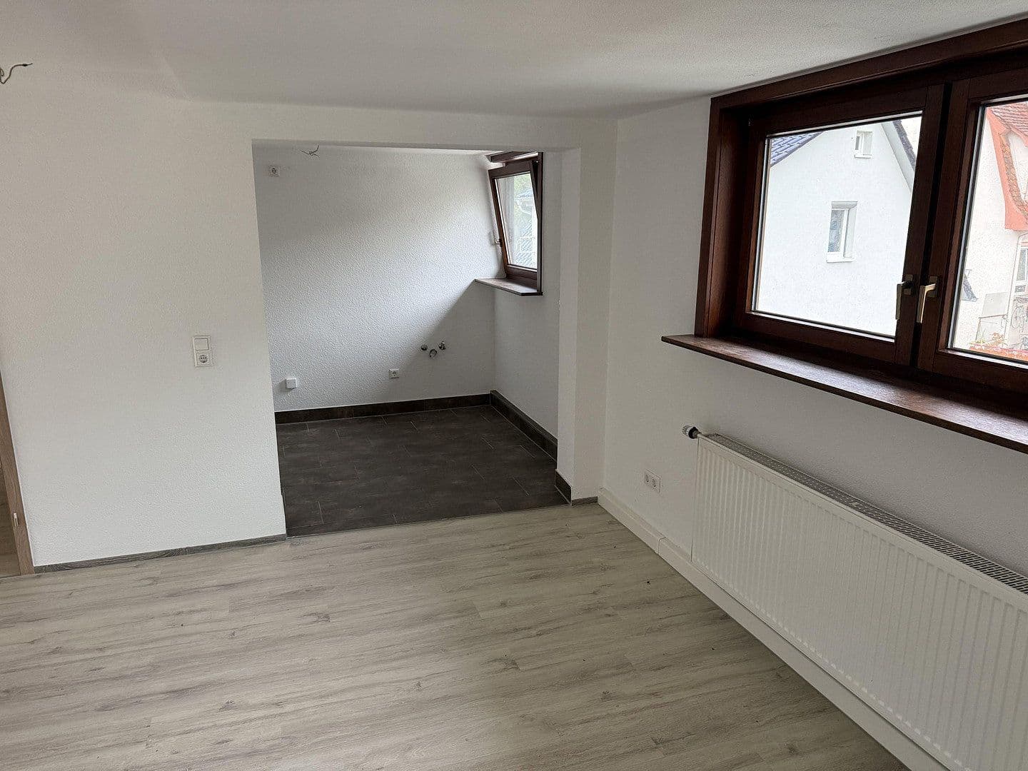 Pronájem bytu 4+1 70 m², König-Karl-Straße 65, Bad Wildbad, Bádensko-Württembersko Pronájem bytu 4+1 70 m², König-Karl-Straße 65, Bad Wildbad, Bádensko-Württembersko