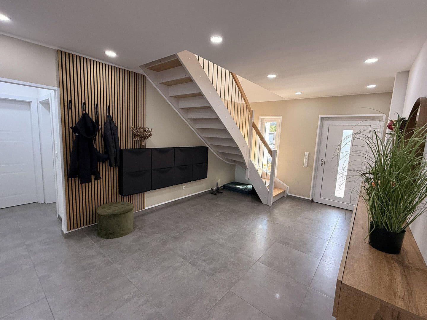 Prodej domu 183 m², pozemek 687 m², Grevenbroich, Severní Porýní-Vestfálsko Prodej domu 183 m², pozemek 687 m², Grevenbroich, Severní Porýní-Vestfálsko