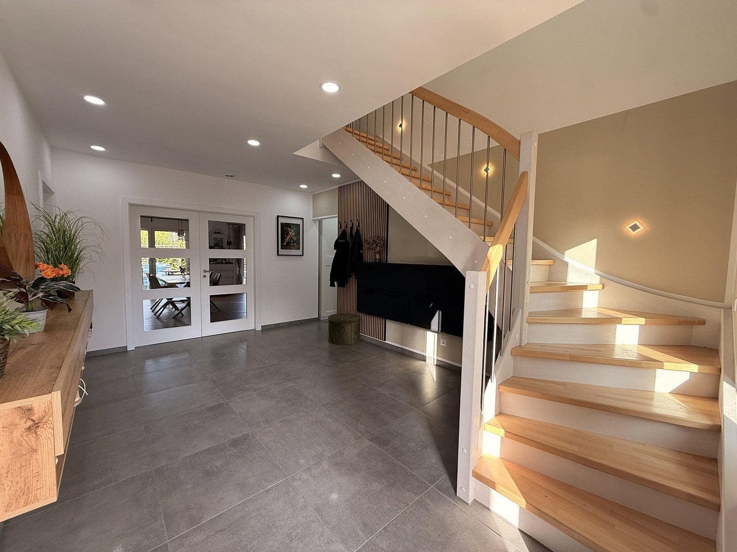 Prodej domu 183 m², pozemek 687 m², Grevenbroich, Severní Porýní-Vestfálsko Prodej domu 183 m², pozemek 687 m², Grevenbroich, Severní Porýní-Vestfálsko