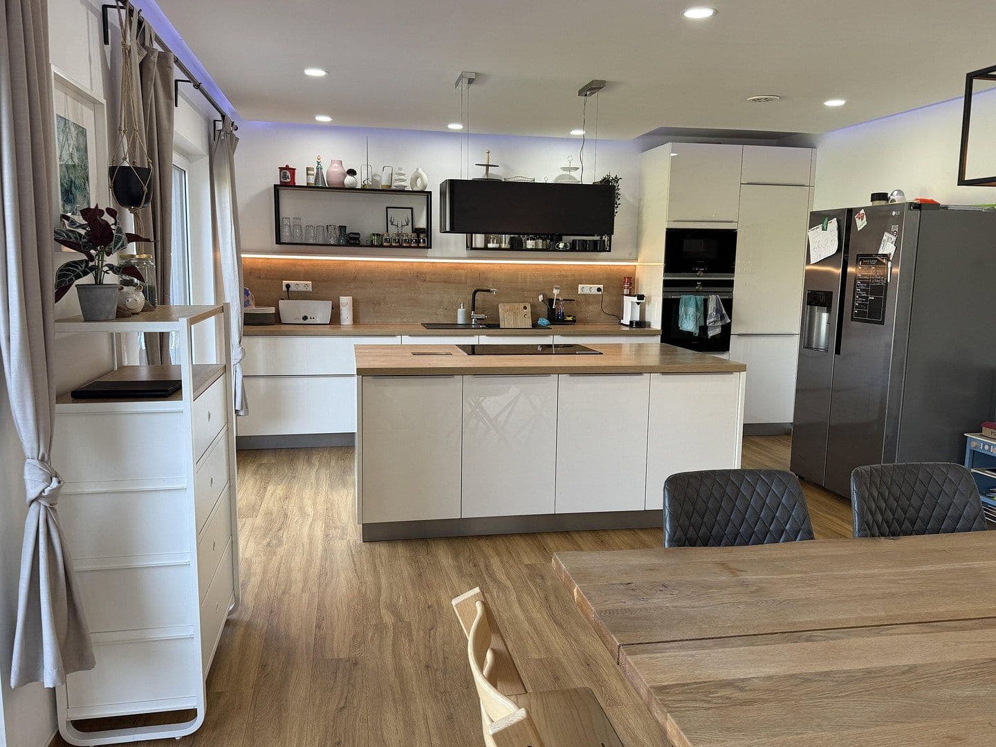 Prodej domu 183 m², pozemek 687 m², Grevenbroich, Severní Porýní-Vestfálsko Prodej domu 183 m², pozemek 687 m², Grevenbroich, Severní Porýní-Vestfálsko