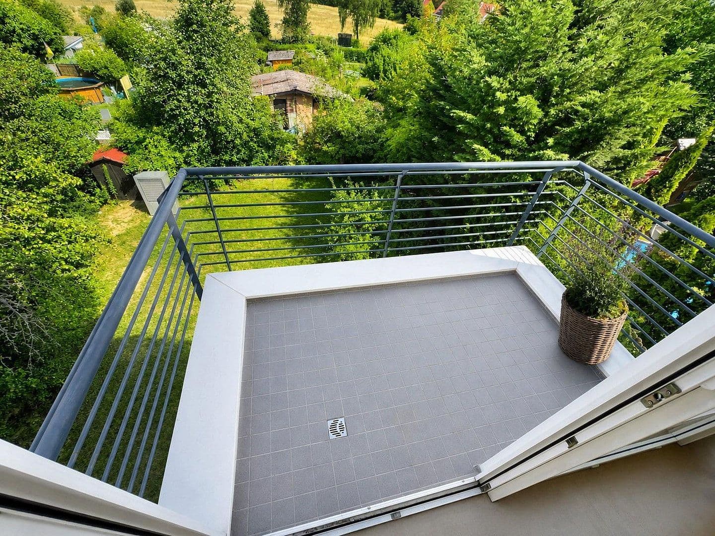 Prodej bytu 5+1 131 m², Grüntenstr. 10, Berlin, Berlín Prodej bytu 5+1 131 m², Grüntenstr. 10, Berlin, Berlín