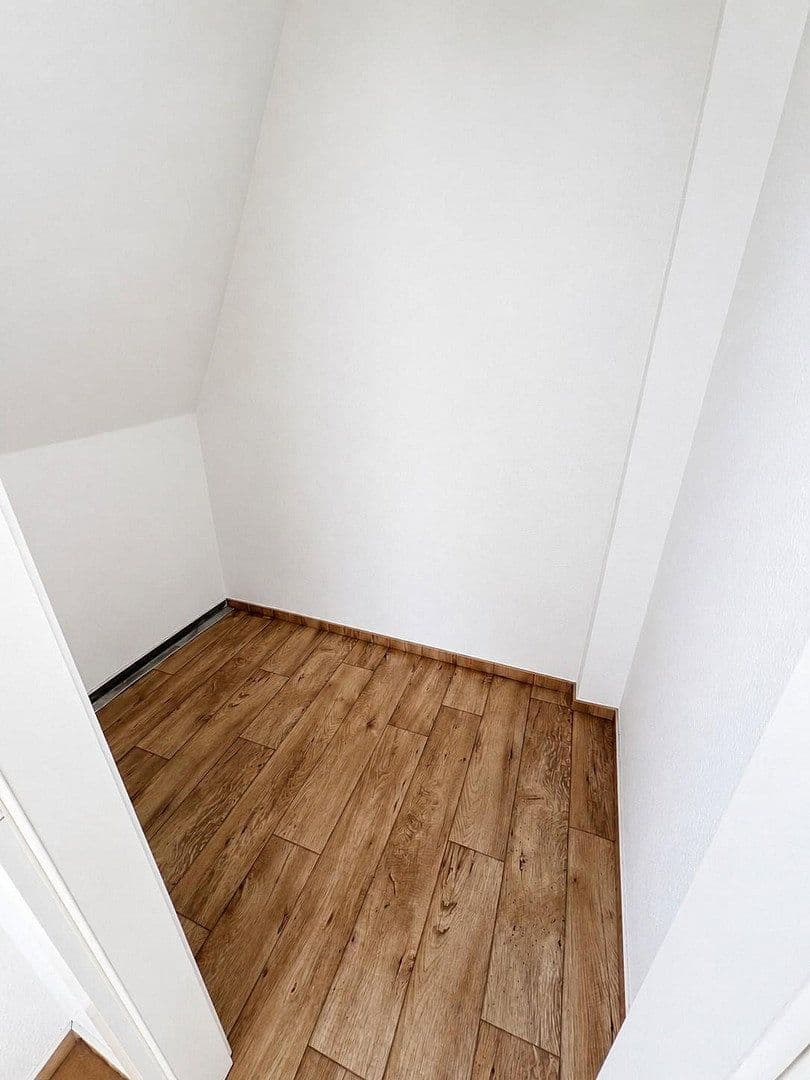 Prodej bytu 5+1 131 m², Grüntenstr. 10, Berlin, Berlín Prodej bytu 5+1 131 m², Grüntenstr. 10, Berlin, Berlín