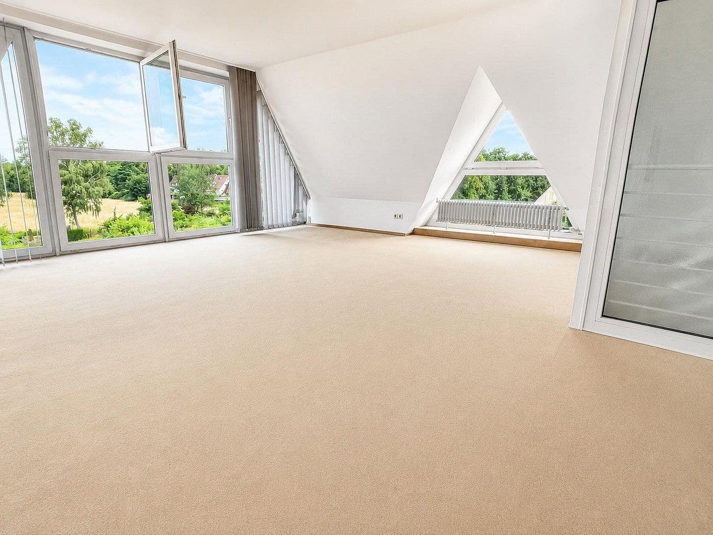 Prodej bytu 5+1 131 m², Grüntenstr. 10, Berlin, Berlín Prodej bytu 5+1 131 m², Grüntenstr. 10, Berlin, Berlín