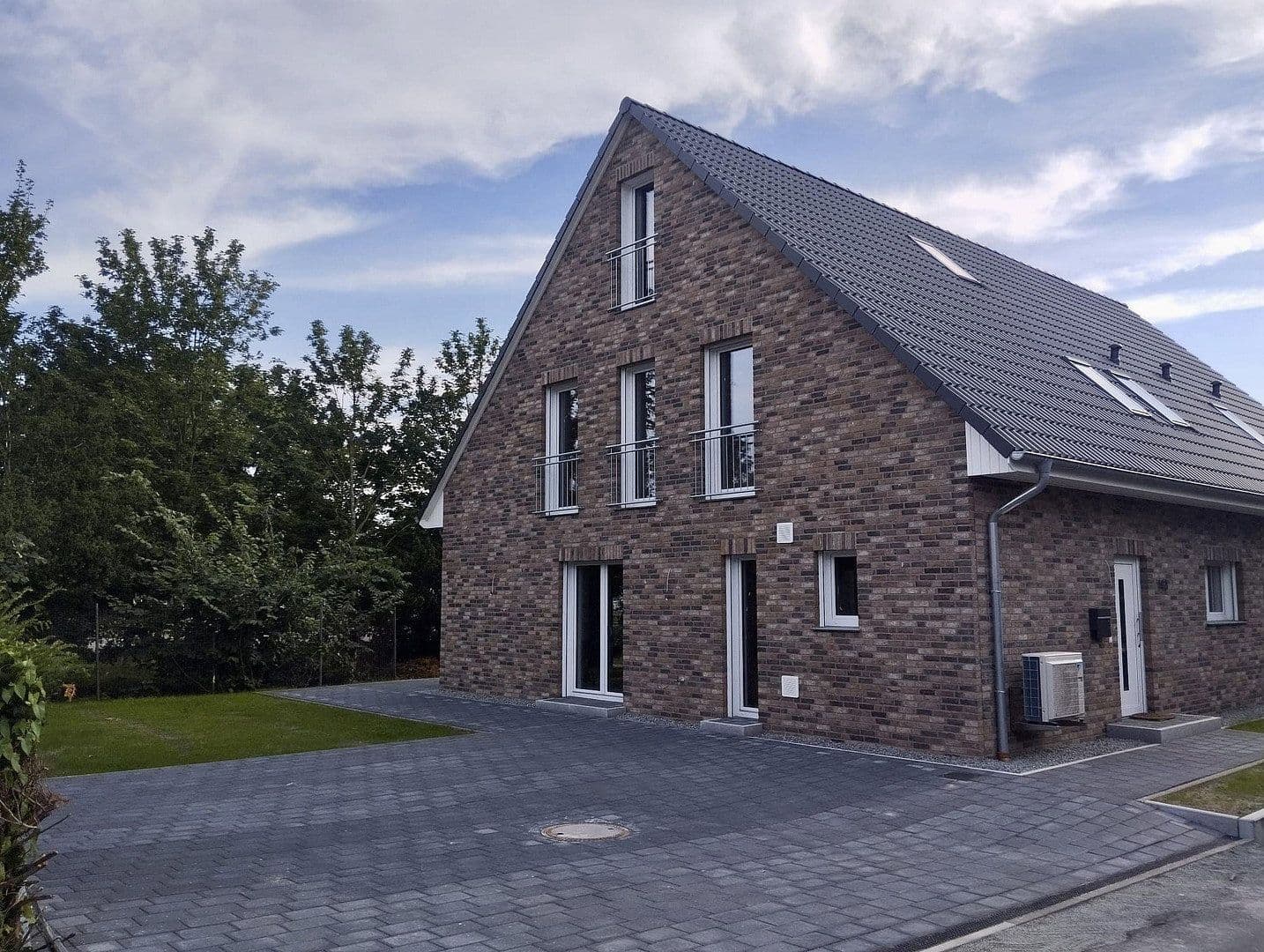 Pronájem domu 170 m², pozemek 355 m², Bönningstedt, Šlesvicko-Holštýnsko Pronájem domu 170 m², pozemek 355 m², Bönningstedt, Šlesvicko-Holštýnsko