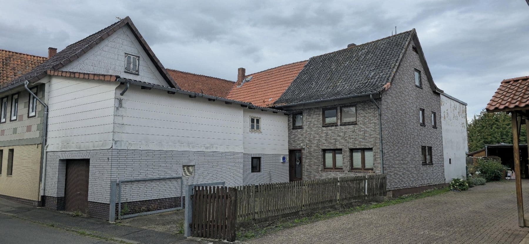 Prodej domu 136 m², pozemek 490 m², Rhumestraße 9, Rüdershausen, Dolní Sasko Prodej domu 136 m², pozemek 490 m², Rhumestraße 9, Rüdershausen, Dolní Sasko