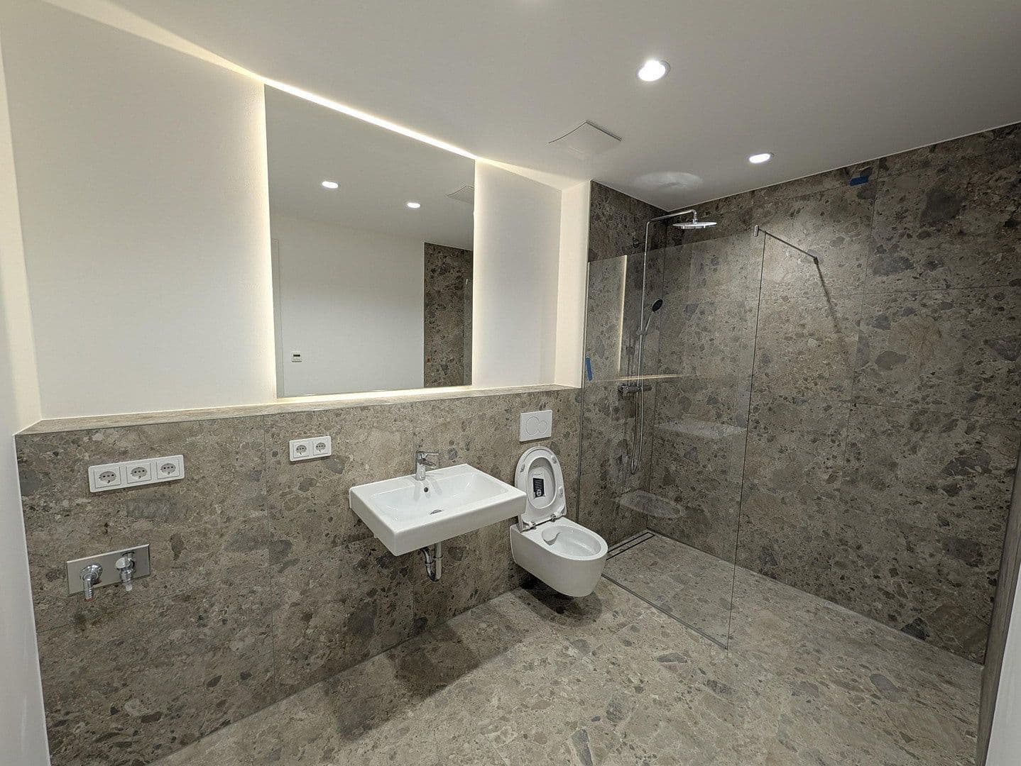 Pronájem bytu 2+1 48 m², Reichstraße 56, Berlin, Berlín Pronájem bytu 2+1 48 m², Reichstraße 56, Berlin, Berlín