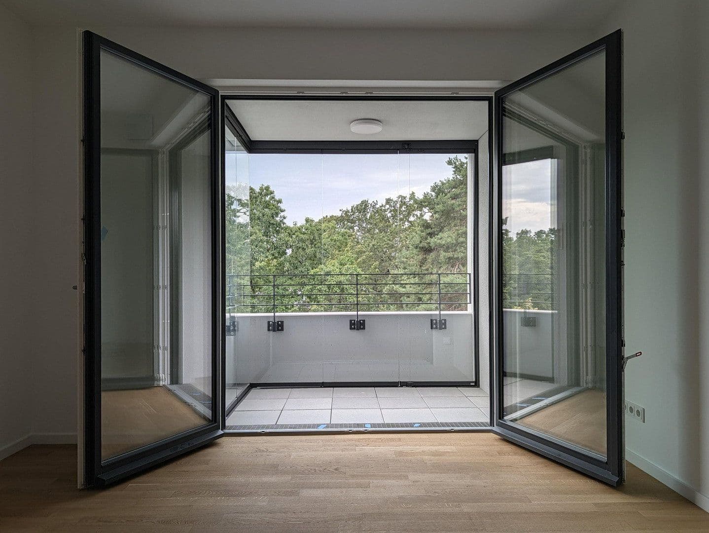 Pronájem bytu 2+1 48 m², Reichstraße 56, Berlin, Berlín Pronájem bytu 2+1 48 m², Reichstraße 56, Berlin, Berlín