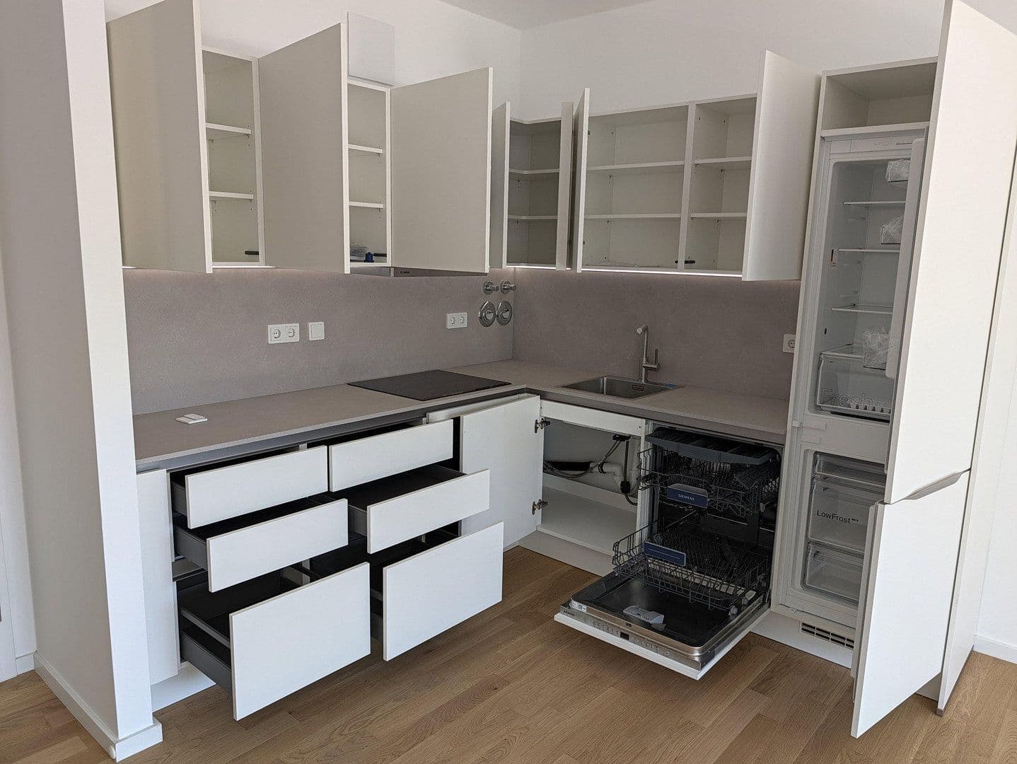 Pronájem bytu 2+1 48 m², Reichstraße 56, Berlin, Berlín Pronájem bytu 2+1 48 m², Reichstraße 56, Berlin, Berlín