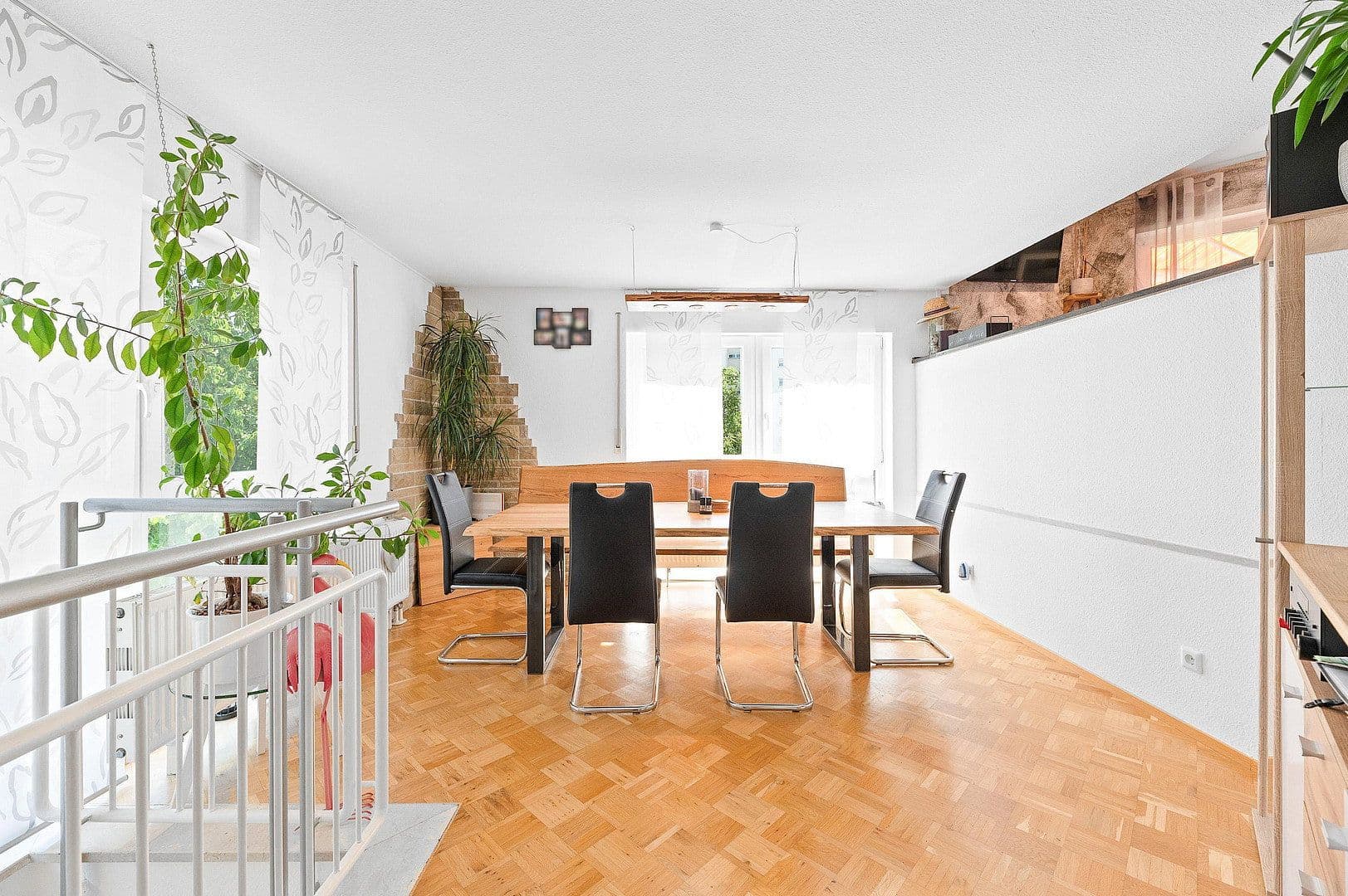 Pronájem bytu 3+kk 110 m², Leonberg, Bádensko-Württembersko Pronájem bytu 3+kk 110 m², Leonberg, Bádensko-Württembersko