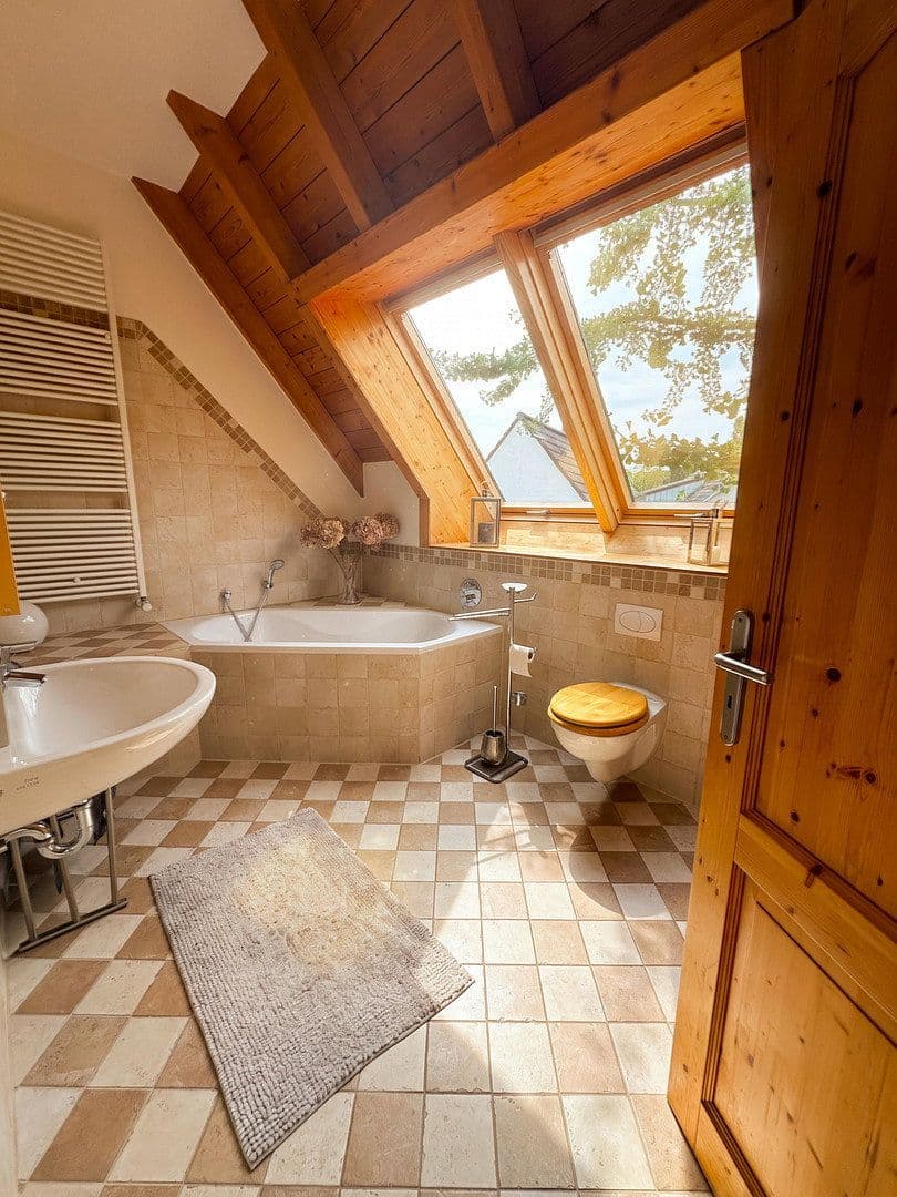 Prodej domu 163 m², pozemek 405 m², Mülheim, Severní Porýní-Vestfálsko Prodej domu 163 m², pozemek 405 m², Mülheim, Severní Porýní-Vestfálsko