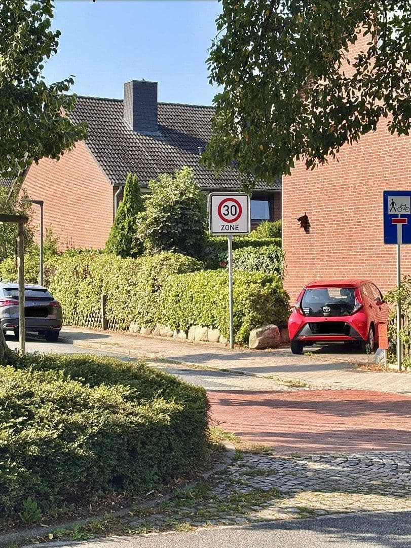 Prodej domu 90 m², pozemek 238 m², Norderstedt, Šlesvicko-Holštýnsko Prodej domu 90 m², pozemek 238 m², Norderstedt, Šlesvicko-Holštýnsko