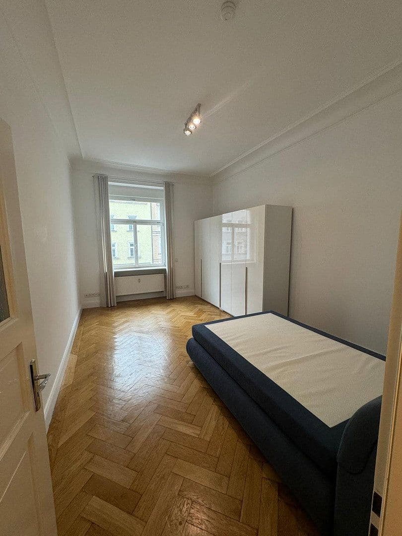 Pronájem bytu 3+1 110 m², Kurfürstenstraße 20, München, Bavorsko Pronájem bytu 3+1 110 m², Kurfürstenstraße 20, München, Bavorsko