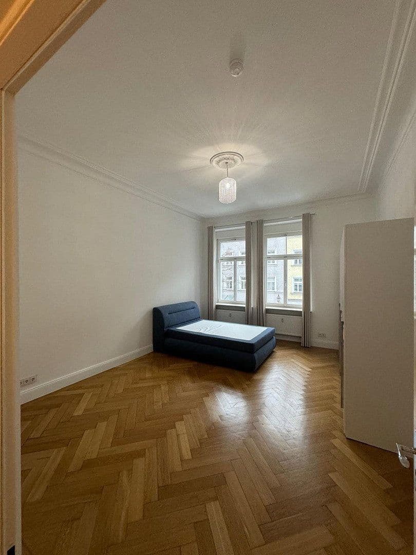 Pronájem bytu 3+1 110 m², Kurfürstenstraße 20, München, Bavorsko Pronájem bytu 3+1 110 m², Kurfürstenstraße 20, München, Bavorsko