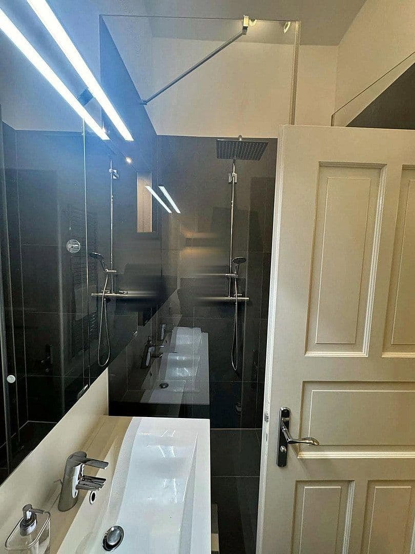 Pronájem bytu 3+1 110 m², Kurfürstenstraße 20, München, Bavorsko Pronájem bytu 3+1 110 m², Kurfürstenstraße 20, München, Bavorsko