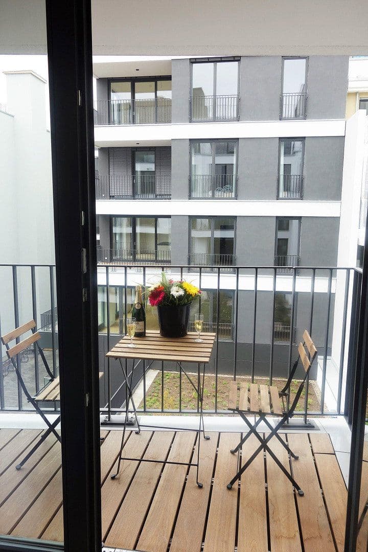 Pronájem bytu 3+1 76 m², Chausseestraße 37, Berlin, Berlín Pronájem bytu 3+1 76 m², Chausseestraße 37, Berlin, Berlín