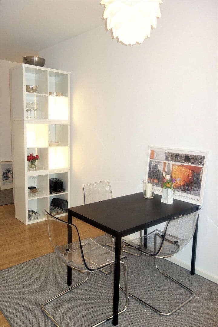 Pronájem bytu 3+1 76 m², Chausseestraße 37, Berlin, Berlín Pronájem bytu 3+1 76 m², Chausseestraße 37, Berlin, Berlín