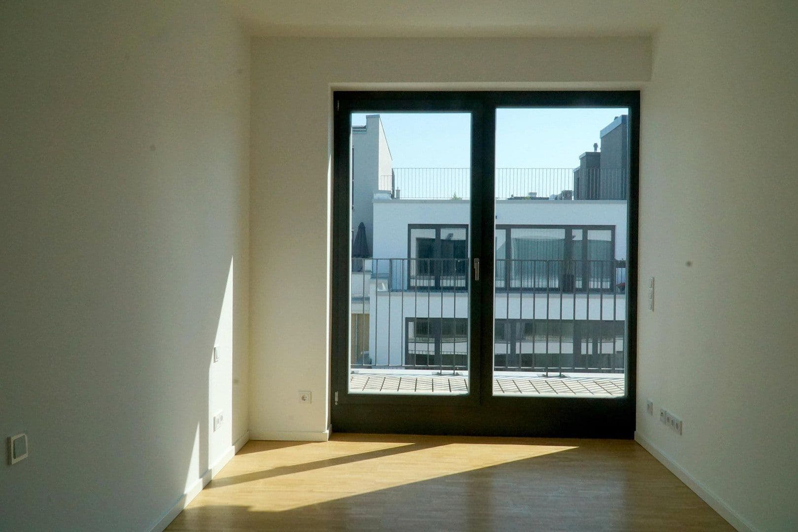 Pronájem bytu 2+1 62 m², Chausseestraße 37, Berlin, Berlín Pronájem bytu 2+1 62 m², Chausseestraße 37, Berlin, Berlín