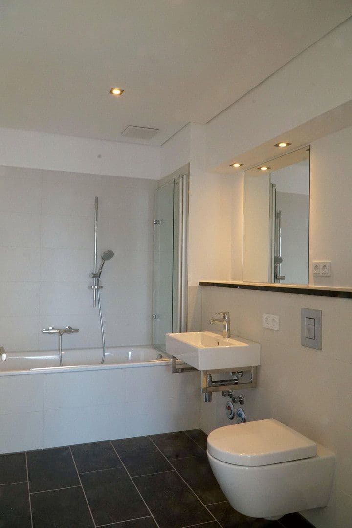 Pronájem bytu 2+1 62 m², Chausseestraße 37, Berlin, Berlín Pronájem bytu 2+1 62 m², Chausseestraße 37, Berlin, Berlín