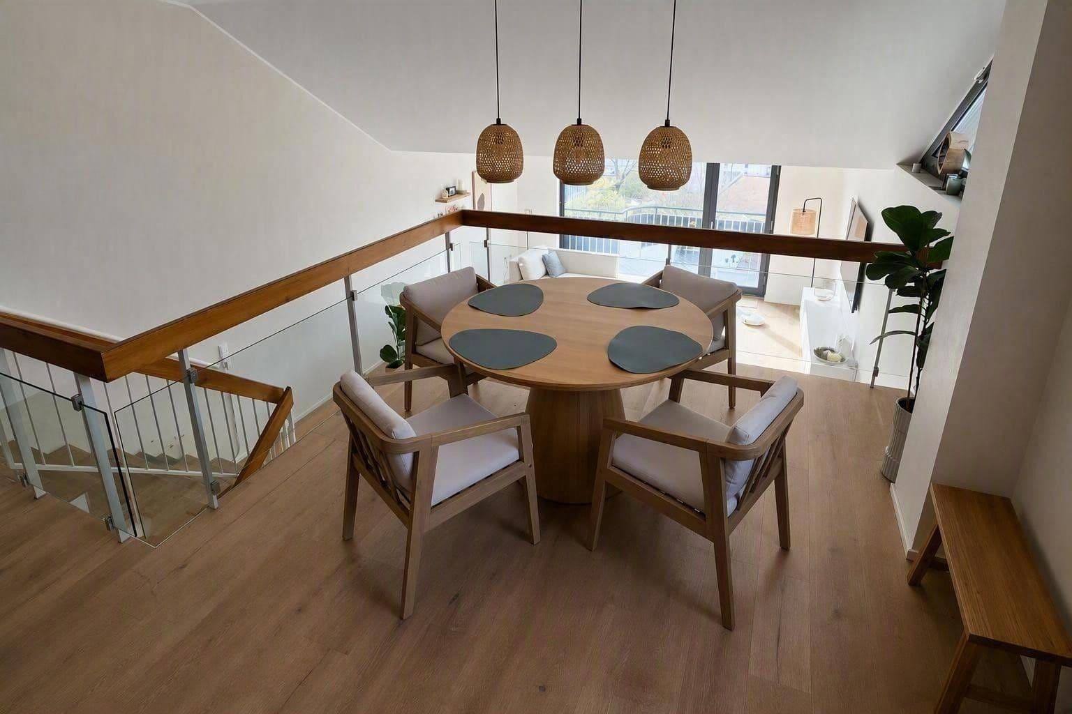 Prodej domu 168 m², pozemek 301 m², Leonberg, Bádensko-Württembersko Prodej domu 168 m², pozemek 301 m², Leonberg, Bádensko-Württembersko