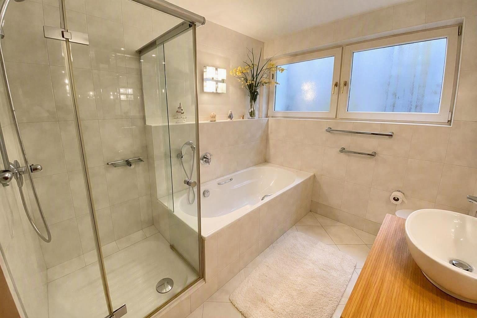 Prodej domu 168 m², pozemek 301 m², Leonberg, Bádensko-Württembersko Prodej domu 168 m², pozemek 301 m², Leonberg, Bádensko-Württembersko
