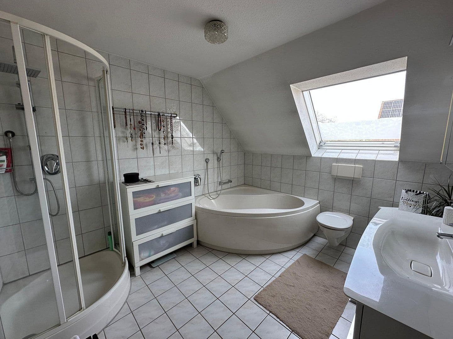 Prodej domu 220 m², pozemek 300 m², Bäumlesäcker 10-1, Ulm, Bádensko-Württembersko Prodej domu 220 m², pozemek 300 m², Bäumlesäcker 10-1, Ulm, Bádensko-Württembersko