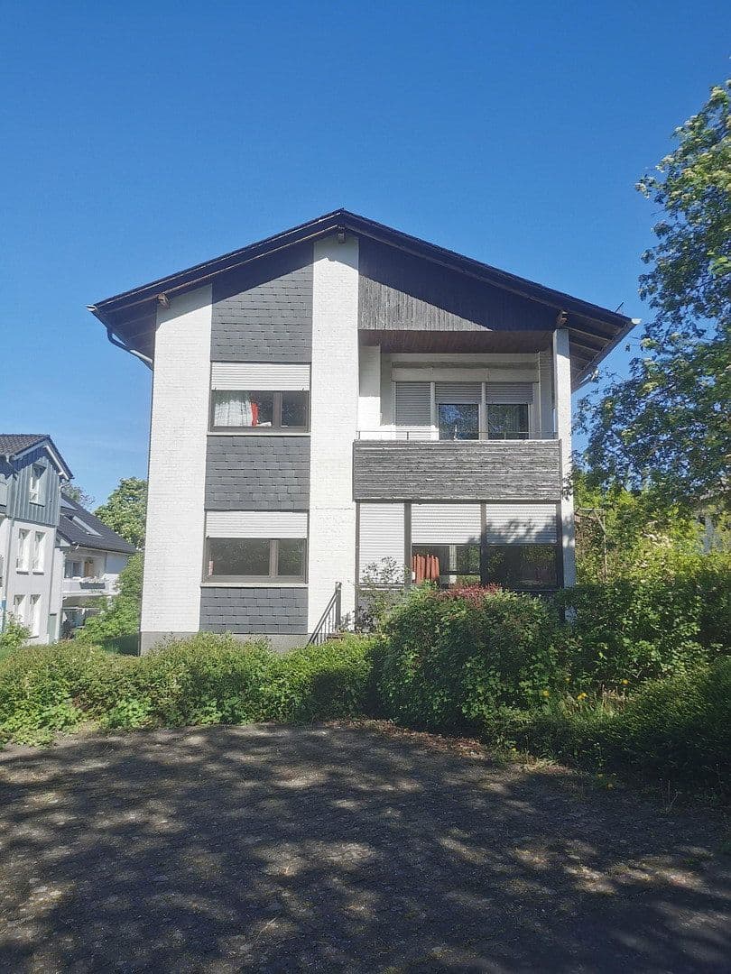Prodej domu 196 m², pozemek 447 m², Limburg an der Lahn, Hessen Prodej domu 196 m², pozemek 447 m², Limburg an der Lahn, Hessen
