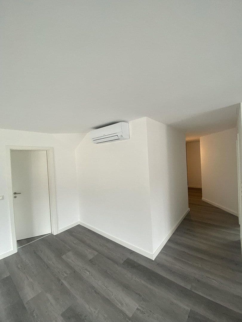 Pronájem bytu 3+1 91 m², Parkstraße 16, Lohmar, Severní Porýní-Vestfálsko Pronájem bytu 3+1 91 m², Parkstraße 16, Lohmar, Severní Porýní-Vestfálsko
