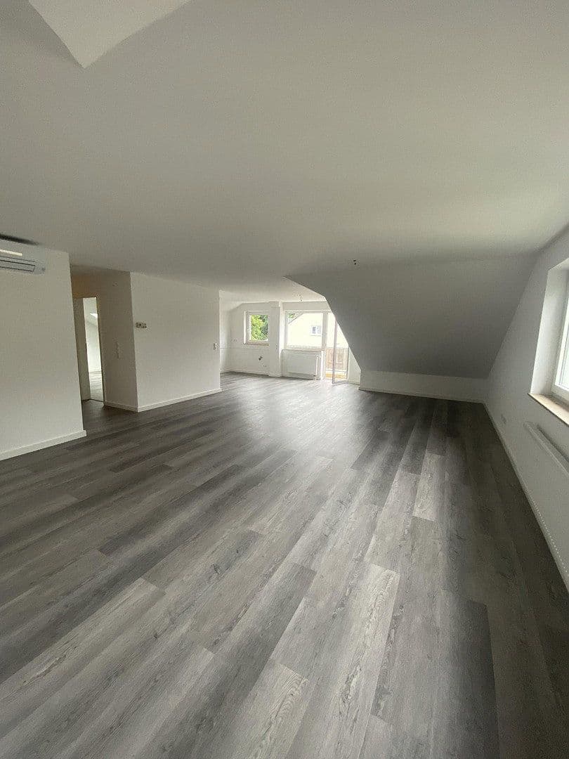 Pronájem bytu 3+1 91 m², Parkstraße 16, Lohmar, Severní Porýní-Vestfálsko Pronájem bytu 3+1 91 m², Parkstraße 16, Lohmar, Severní Porýní-Vestfálsko