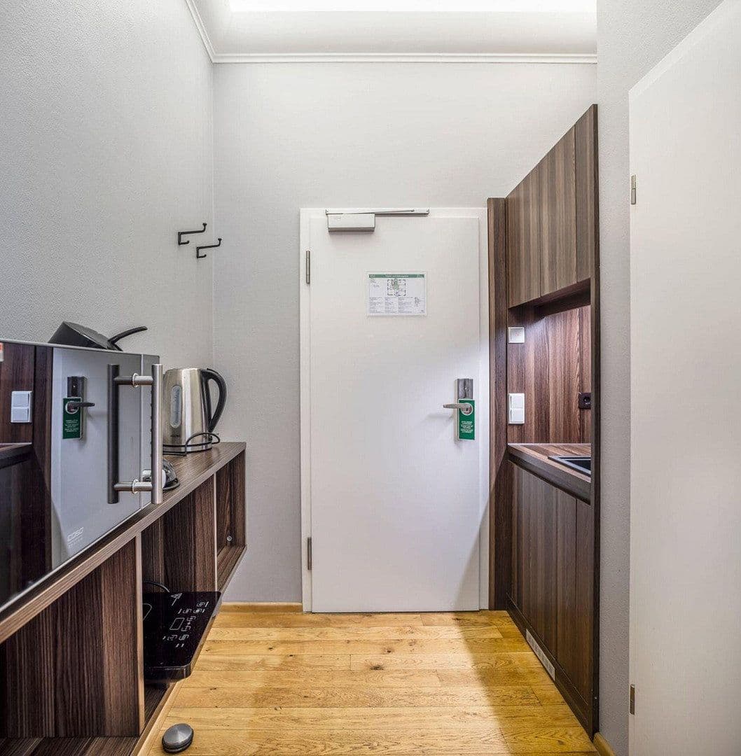 Pronájem bytu 1+1 33 m², Rohrbacher Str. 32, Heidelberg, Bádensko-Württembersko Pronájem bytu 1+1 33 m², Rohrbacher Str. 32, Heidelberg, Bádensko-Württembersko