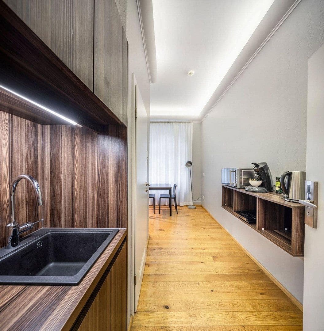 Pronájem bytu 1+1 33 m², Rohrbacher Str. 32, Heidelberg, Bádensko-Württembersko Pronájem bytu 1+1 33 m², Rohrbacher Str. 32, Heidelberg, Bádensko-Württembersko