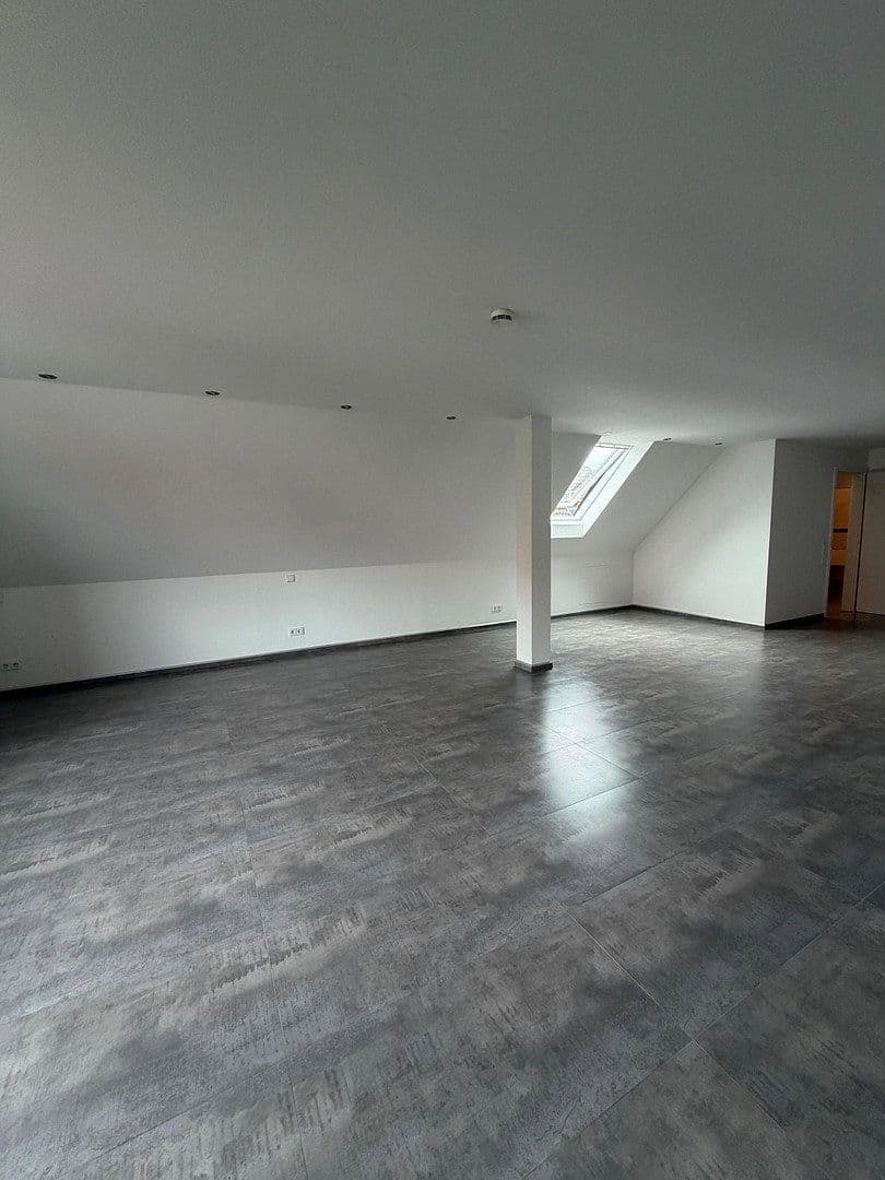 Pronájem bytu 1+1 106 m², Heddesheim, Bádensko-Württembersko Pronájem bytu 1+1 106 m², Heddesheim, Bádensko-Württembersko