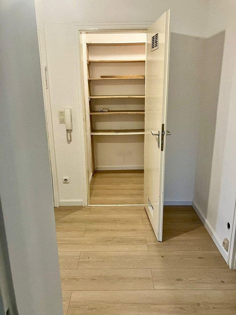 Pronájem bytu 3+1 78 m², Ostpreußenstraße 4, Würzburg, Bavorsko Pronájem bytu 3+1 78 m², Ostpreußenstraße 4, Würzburg, Bavorsko