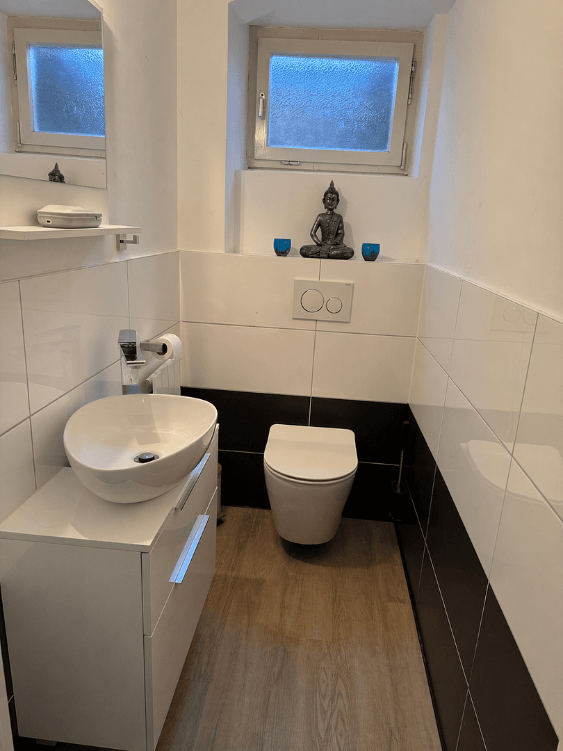 Prodej domu 192 m², pozemek 1.200 m², Am Hirtenbuckel 19, Bad Urach, Bádensko-Württembersko Prodej domu 192 m², pozemek 1.200 m², Am Hirtenbuckel 19, Bad Urach, Bádensko-Württembersko
