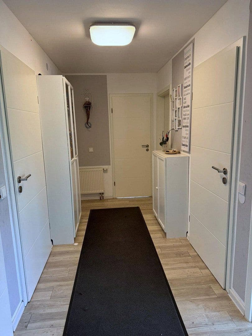 Prodej domu 192 m², pozemek 1.200 m², Am Hirtenbuckel 19, Bad Urach, Bádensko-Württembersko Prodej domu 192 m², pozemek 1.200 m², Am Hirtenbuckel 19, Bad Urach, Bádensko-Württembersko
