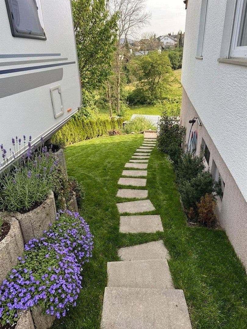 Prodej domu 192 m², pozemek 1.200 m², Am Hirtenbuckel 19, Bad Urach, Bádensko-Württembersko Prodej domu 192 m², pozemek 1.200 m², Am Hirtenbuckel 19, Bad Urach, Bádensko-Württembersko