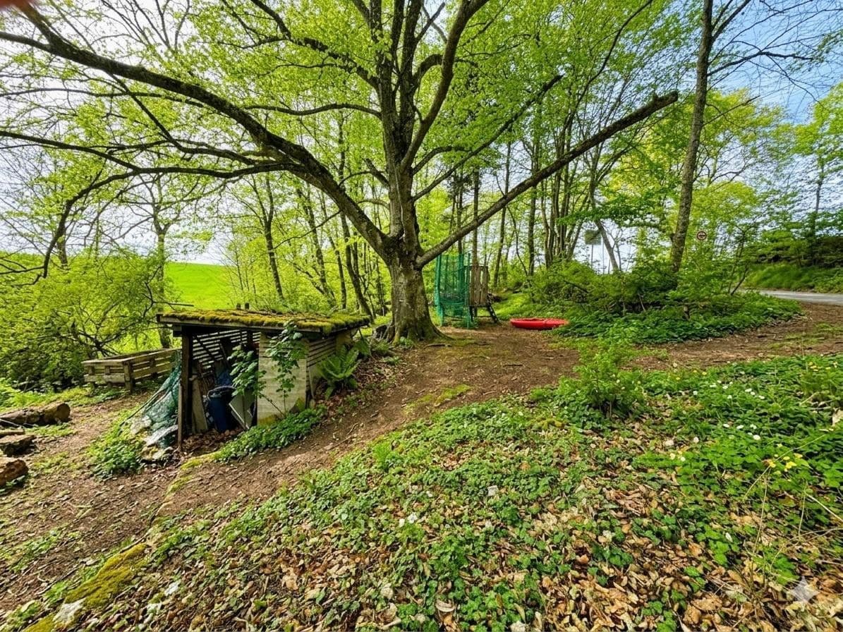 Prodej domu 192 m², pozemek 1.200 m², Am Hirtenbuckel 19, Bad Urach, Bádensko-Württembersko Prodej domu 192 m², pozemek 1.200 m², Am Hirtenbuckel 19, Bad Urach, Bádensko-Württembersko