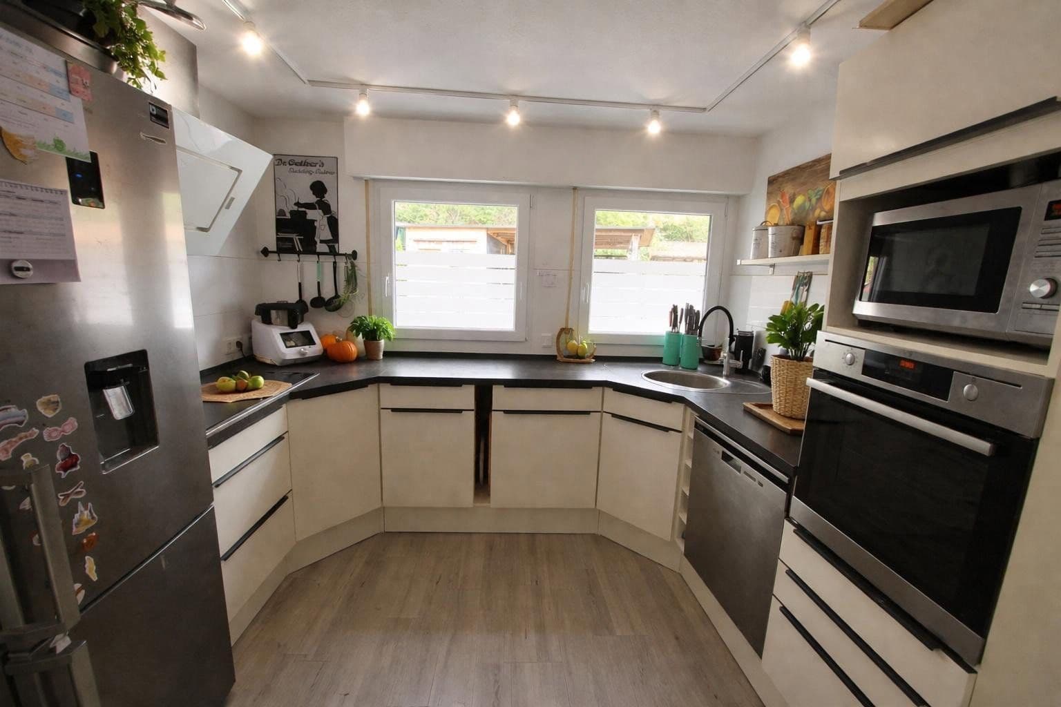 Prodej domu 192 m², pozemek 1.200 m², Am Hirtenbuckel 19, Bad Urach, Bádensko-Württembersko Prodej domu 192 m², pozemek 1.200 m², Am Hirtenbuckel 19, Bad Urach, Bádensko-Württembersko