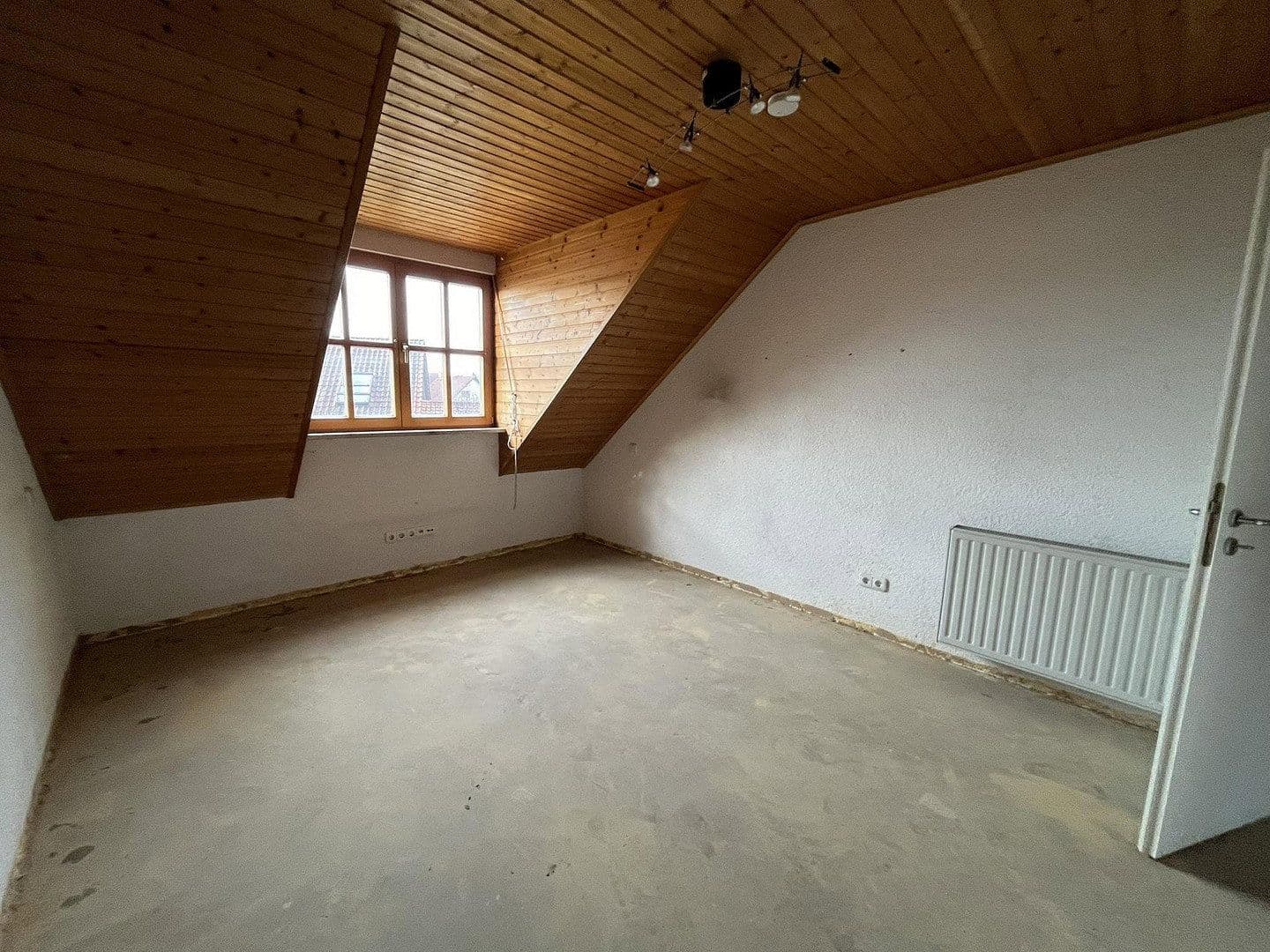 Prodej domu 126 m², pozemek 530 m², Stegaurach, Bavorsko Prodej domu 126 m², pozemek 530 m², Stegaurach, Bavorsko