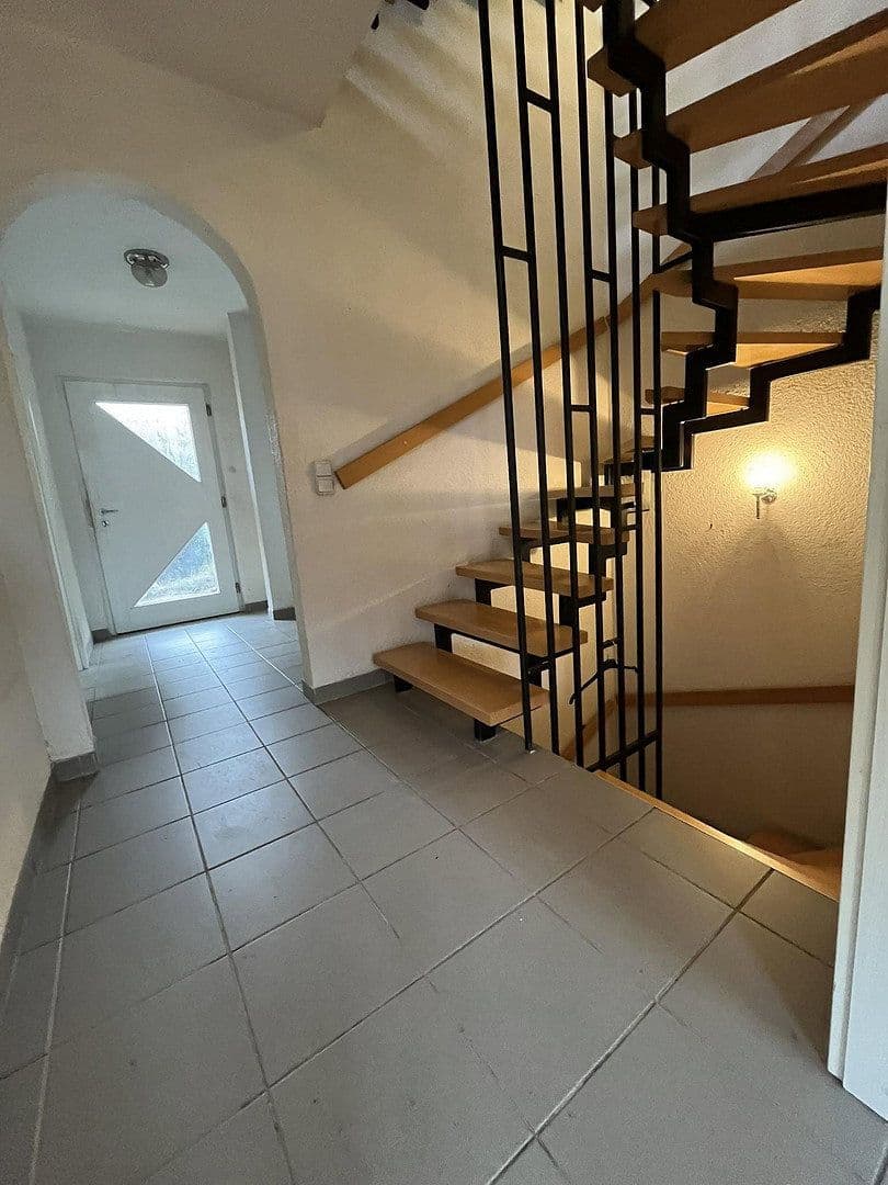 Prodej domu 126 m², pozemek 530 m², Stegaurach, Bavorsko Prodej domu 126 m², pozemek 530 m², Stegaurach, Bavorsko