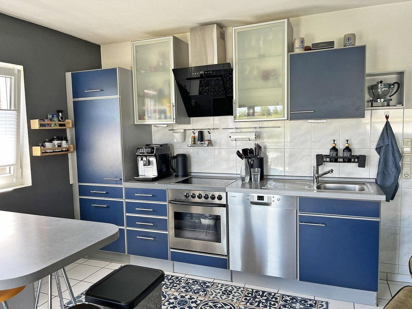 Prodej bytu 2+1 65 m², Wilhelm-Röntgen-Straße 28, Schwalbach, Země Sársko Prodej bytu 2+1 65 m², Wilhelm-Röntgen-Straße 28, Schwalbach, Země Sársko