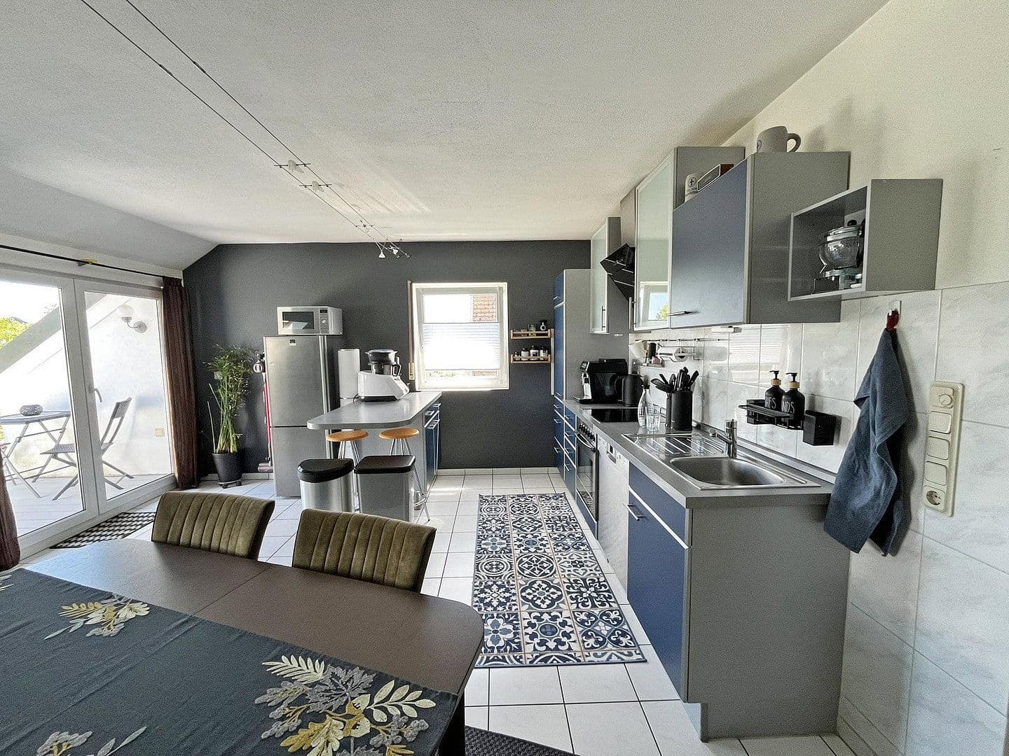 Prodej bytu 2+1 65 m², Wilhelm-Röntgen-Straße 28, Schwalbach, Země Sársko Prodej bytu 2+1 65 m², Wilhelm-Röntgen-Straße 28, Schwalbach, Země Sársko
