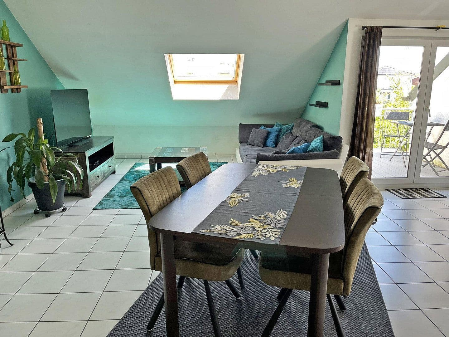Prodej bytu 2+1 65 m², Wilhelm-Röntgen-Straße 28, Schwalbach, Země Sársko Prodej bytu 2+1 65 m², Wilhelm-Röntgen-Straße 28, Schwalbach, Země Sársko