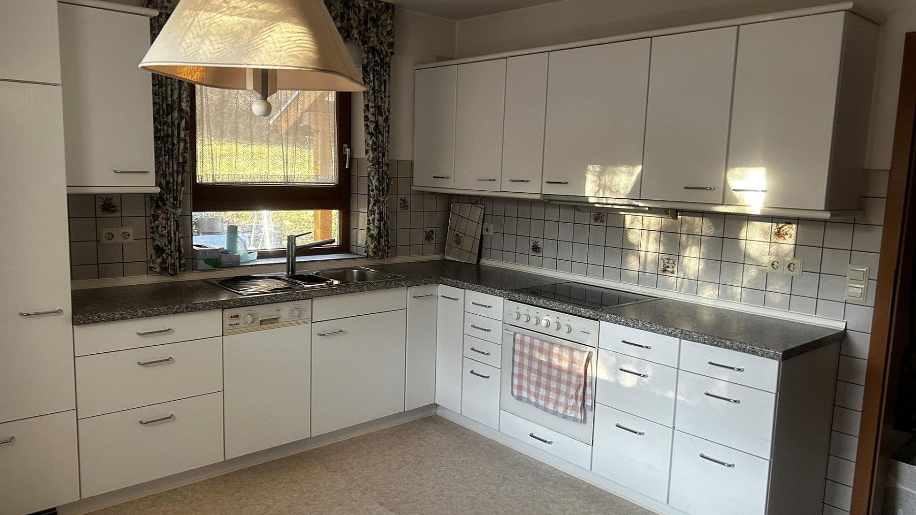Prodej domu 305 m², pozemek 931 m², Balingen, Bádensko-Württembersko Prodej domu 305 m², pozemek 931 m², Balingen, Bádensko-Württembersko