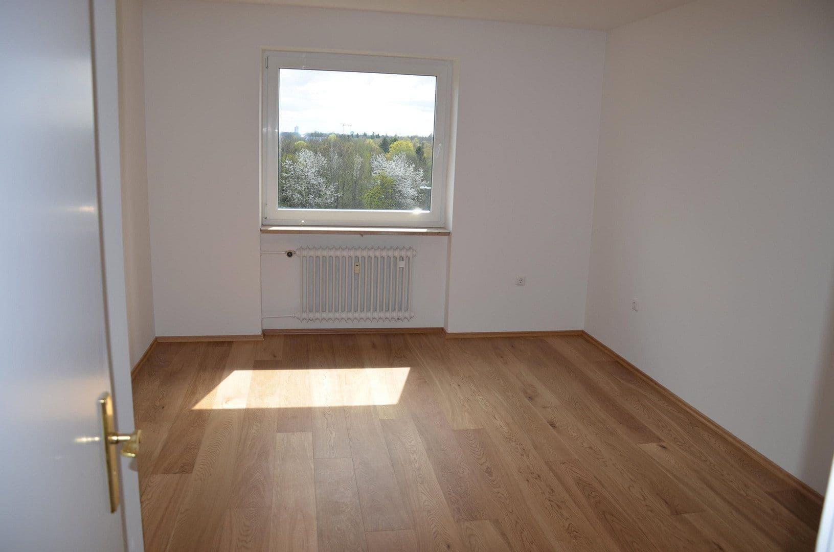 Prodej bytu 3+1 67 m², Treitschkestr. 4, München, Bavorsko Prodej bytu 3+1 67 m², Treitschkestr. 4, München, Bavorsko