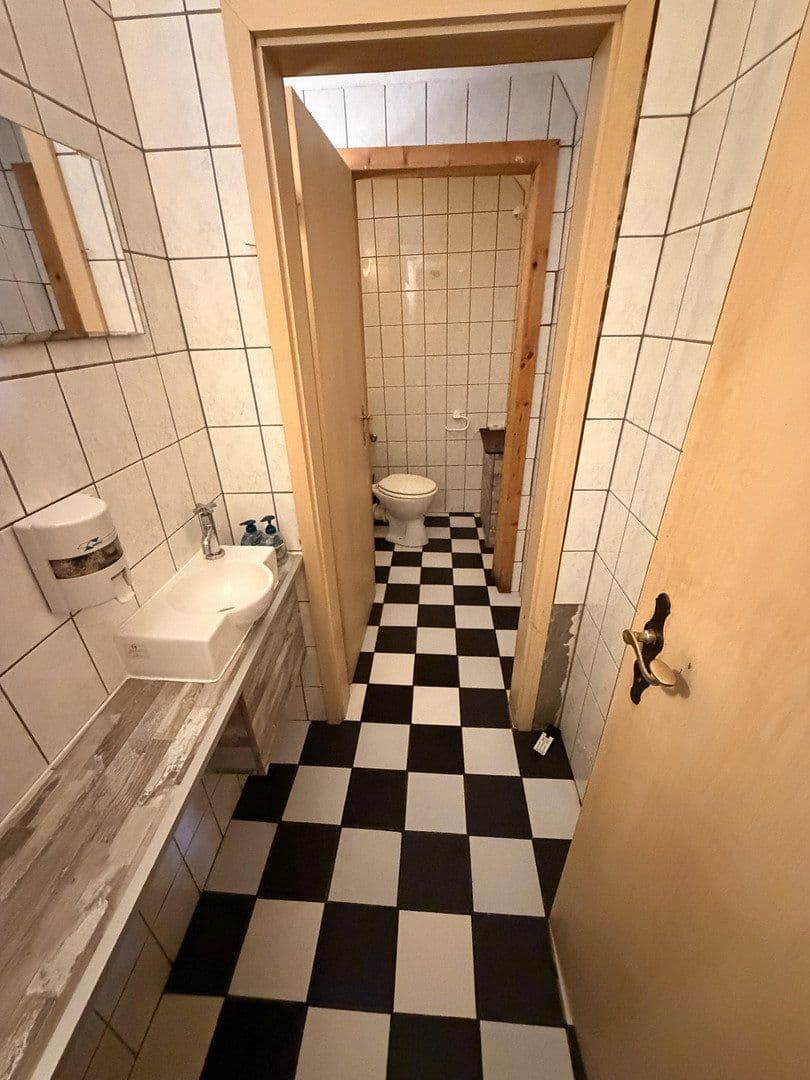 Prodej domu 202 m², pozemek 450 m², Auetalstraße 39, Kalefeld, Dolní Sasko Prodej domu 202 m², pozemek 450 m², Auetalstraße 39, Kalefeld, Dolní Sasko