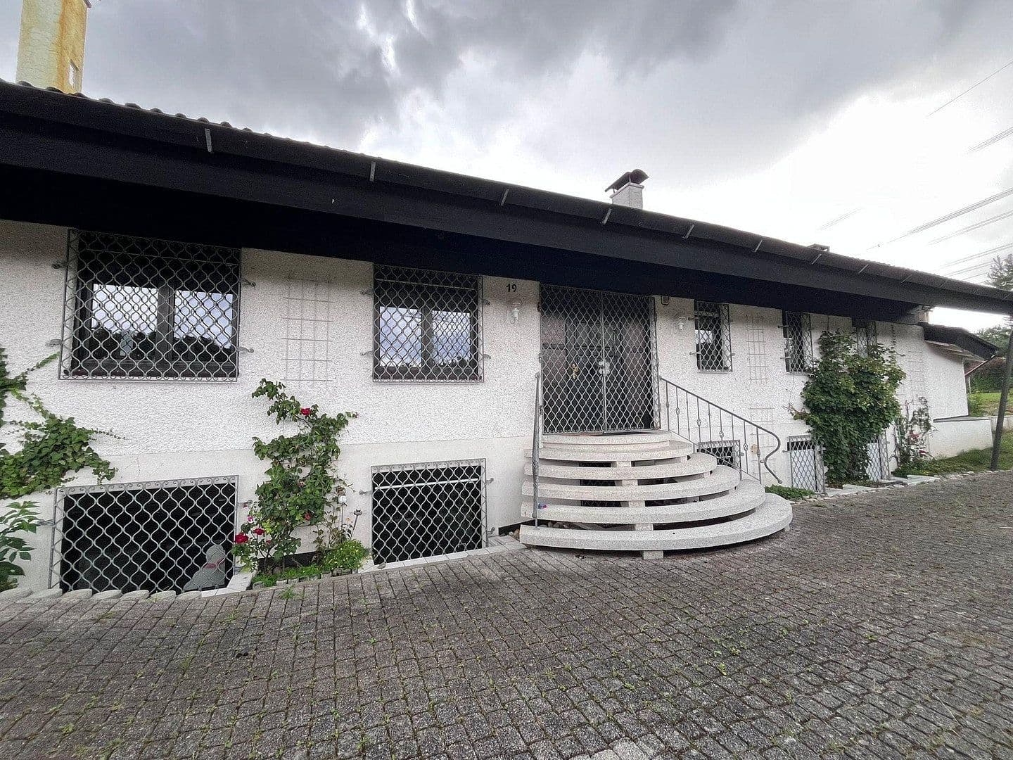Prodej domu 591 m², pozemek 4.760 m², Möhrendorf, Bavorsko Prodej domu 591 m², pozemek 4.760 m², Möhrendorf, Bavorsko